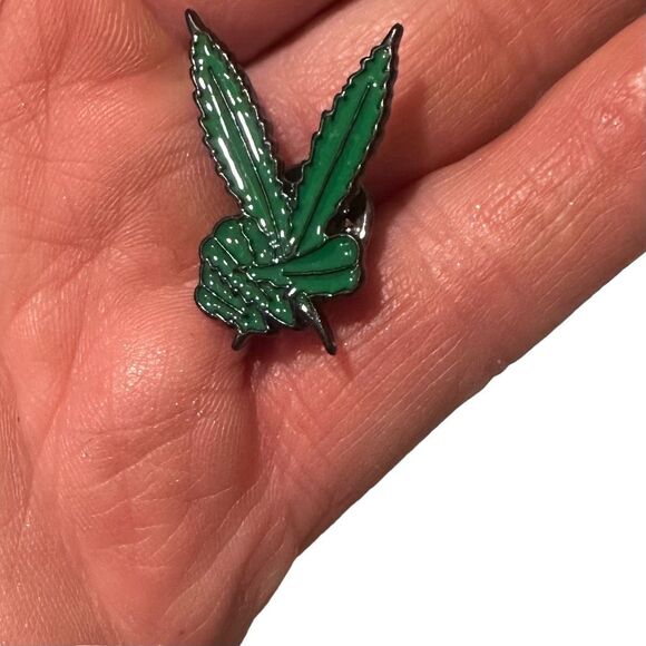 ⭐2 for $14⭐ ⭐3 for $18⭐ ❤ MIX AND MATCH!❤ HIGHLY PEACEFUL 420 enamel pin - Picture 1 of 2